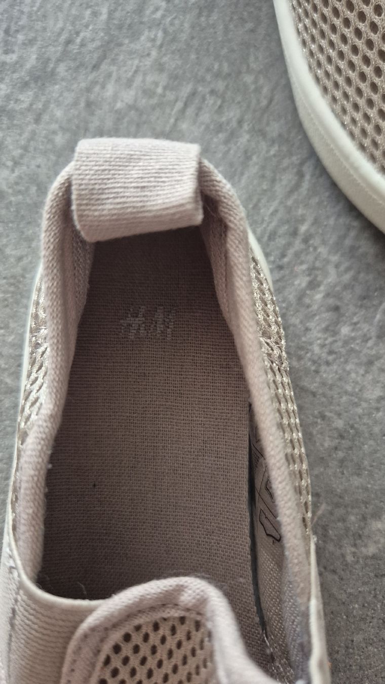 H&M Scarpe per ragazzi: Slip-on-Sneaker aus Mesh grösse 30 – Usato da Steinen venduto da I_nikita_I 4
