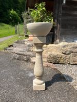 Venezianische Naturstein-Säule mit Schale