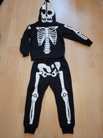 Trainer Halloween gr. 98/104