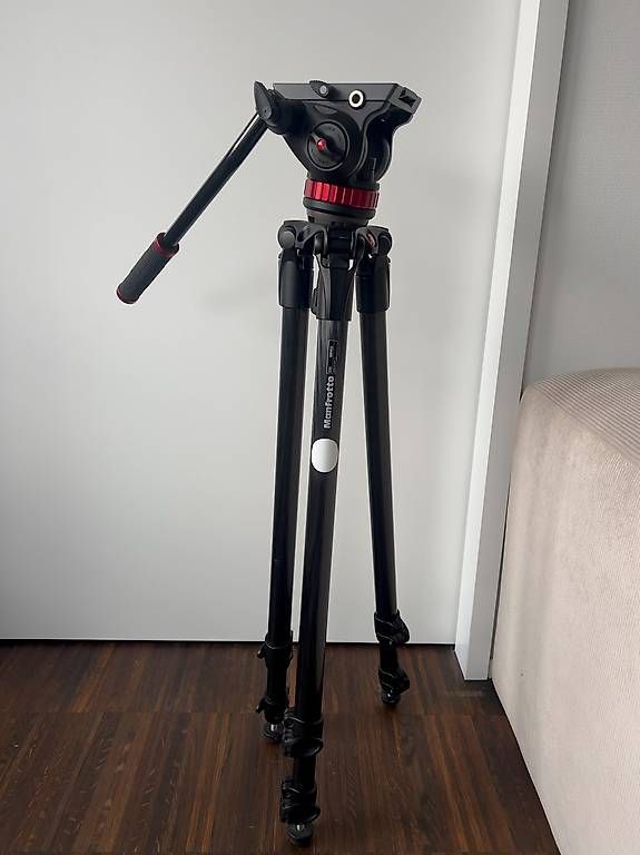 Manfrotto Treppiedi & Teste: Manfrotto 535 MPRO Stativ + MVH502AH Fluid Drag System Head – Usato da Zürich venduto da bol_mwt9