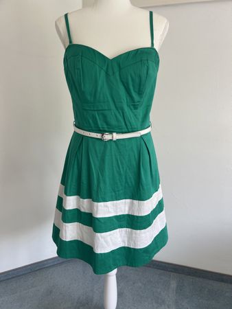 Sommerliches Kleid von Bebe, Grün/Weiss, Grösse M