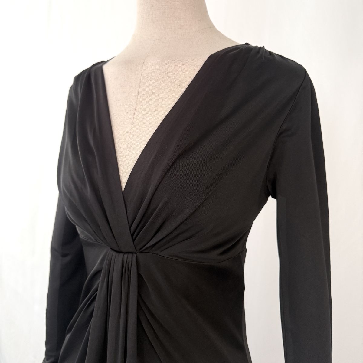 Diane von Furstenberg Robes: DIANE VON FURSTENBERG Black Dress – Neuf (Voir description) à Emmen par Nightingale_2022 2