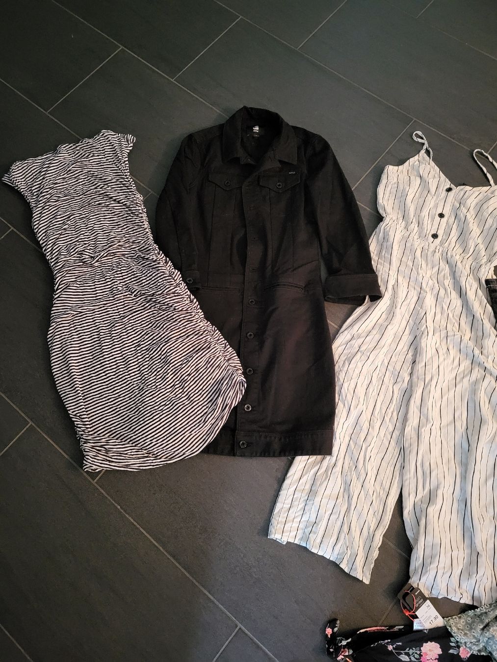 Lots de vêtements: Kleiderpaket - Versand möglich – D'occasion à Matzendorf par hauli2 6