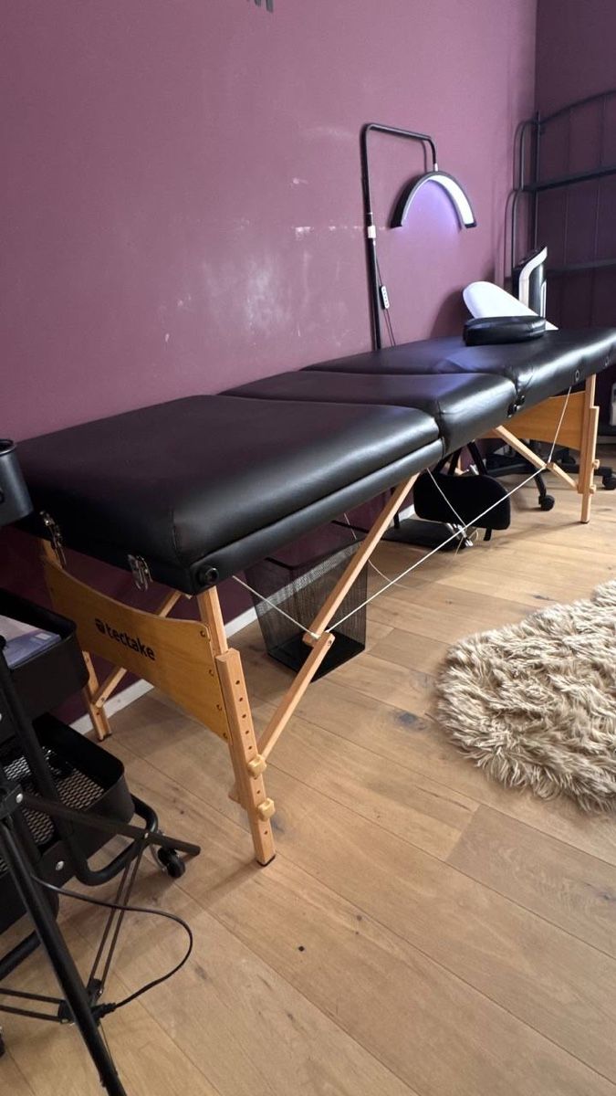 Fauteuils de soin: Massage table black folding  – D'occasion à Au ZH par spi_r6rp 1