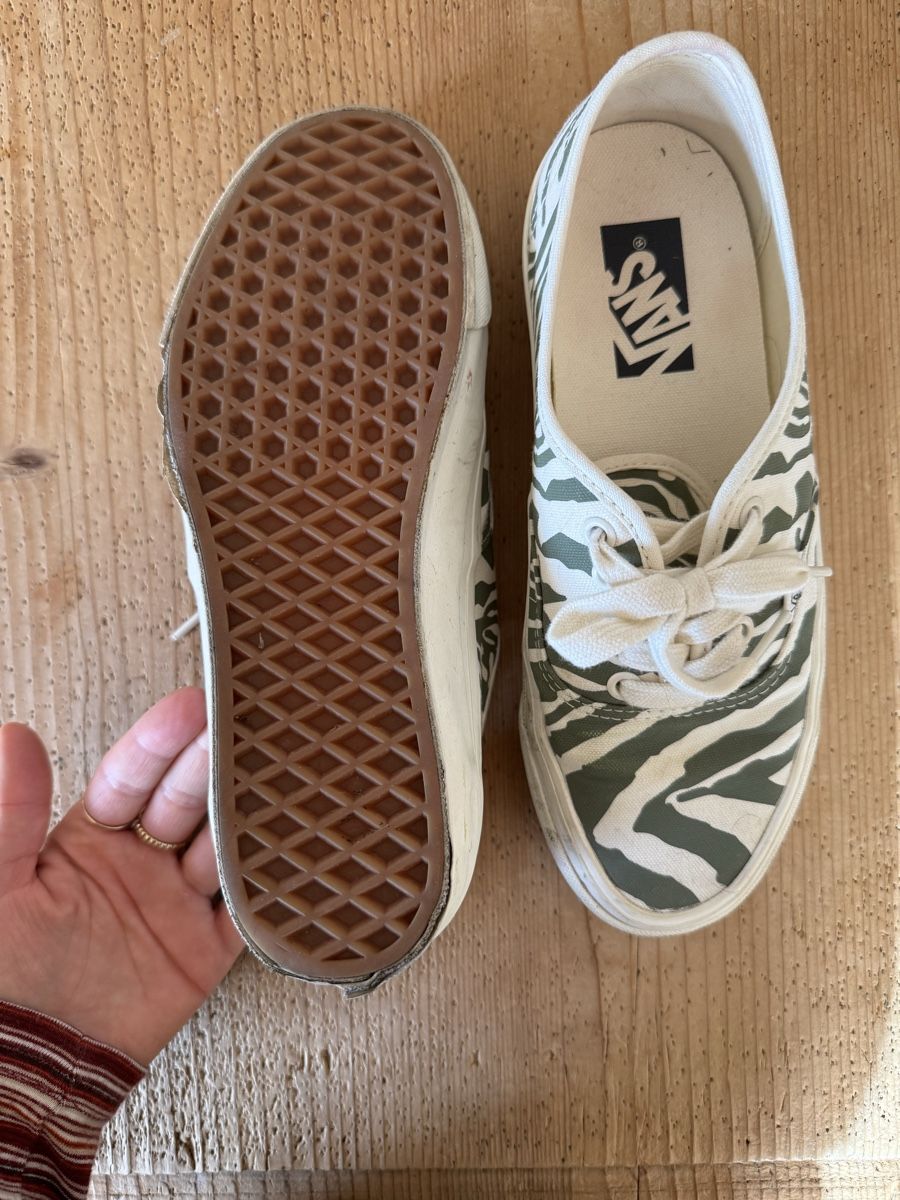 Vans Scarpe da donna: Vans - Authentic Zebra 38.5 – Usato da Unterseen venduto da BiancaNBozo 3