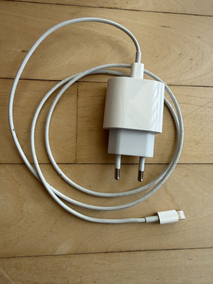Apple Câbles: Apple Stecker und Kabel  – D'occasion à Uster par Schangnau87 3