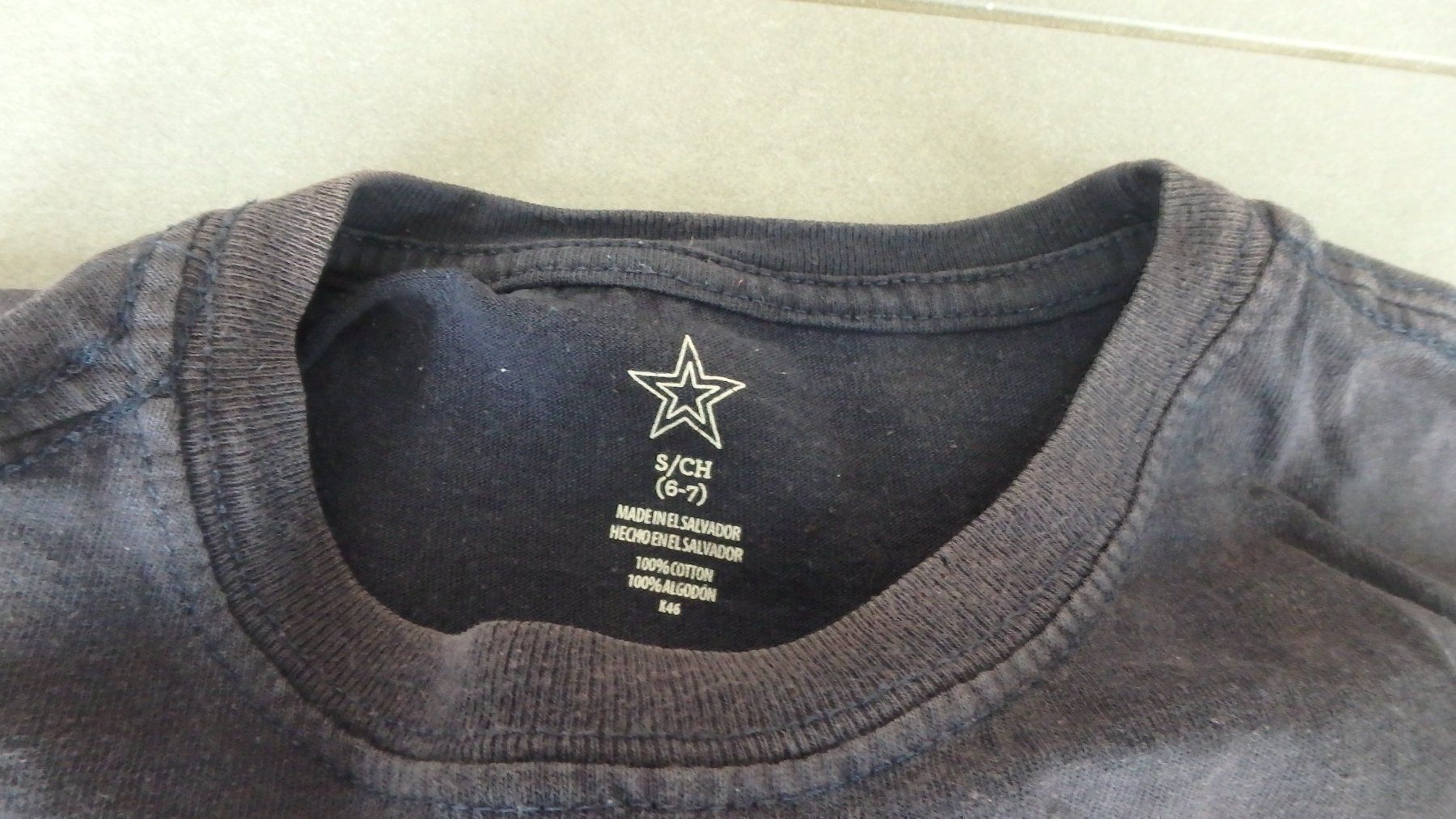 Camicie, T-shirt & Polo: Ärmelloses T-Shirt ca Gr 122 – Usato da Riehen venduto da India13 1