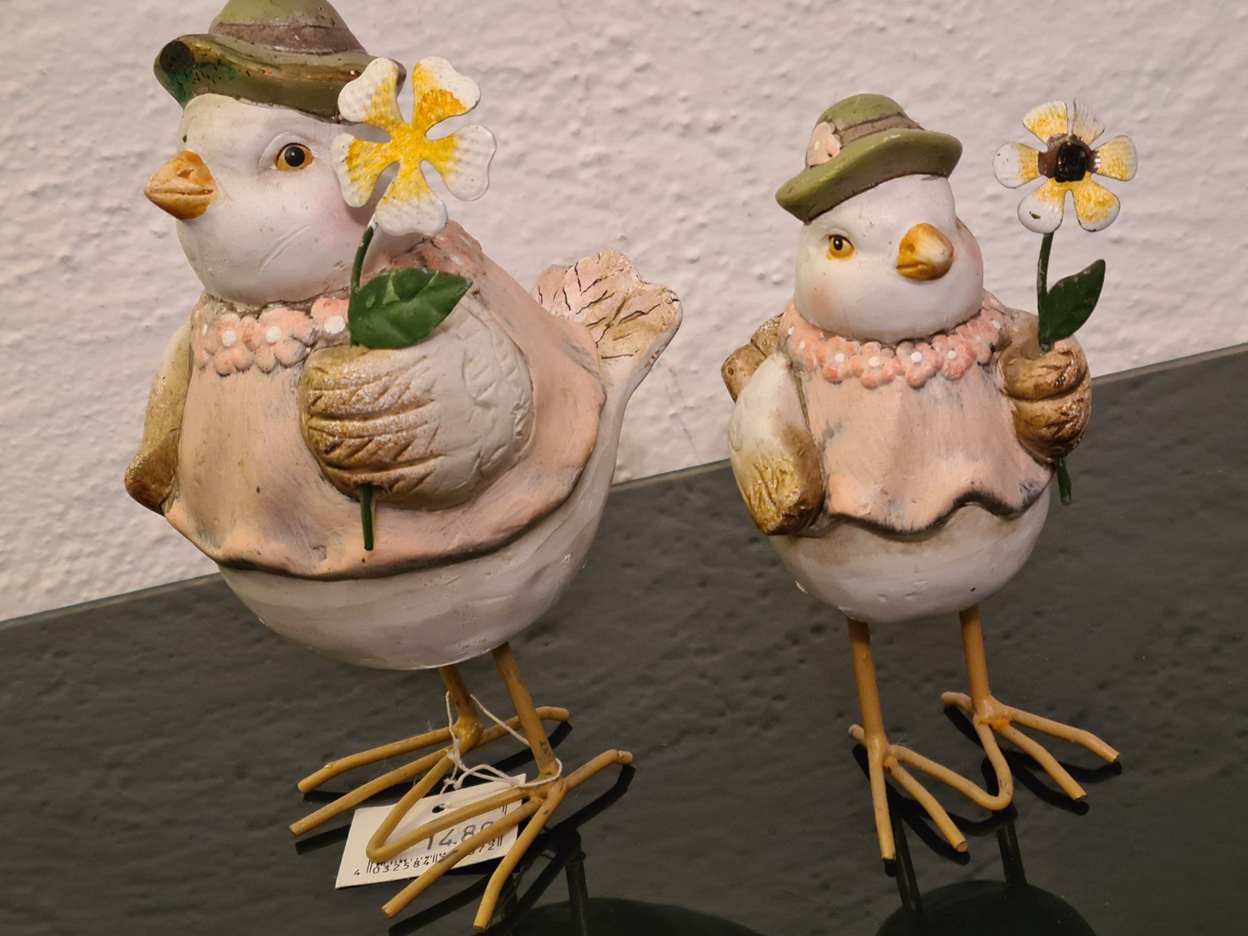 Tutte le decorazioni: 2 Frühlings Ton- Figuren, 17 & 14 cm – Usato da Amriswil venduto da kleindeko