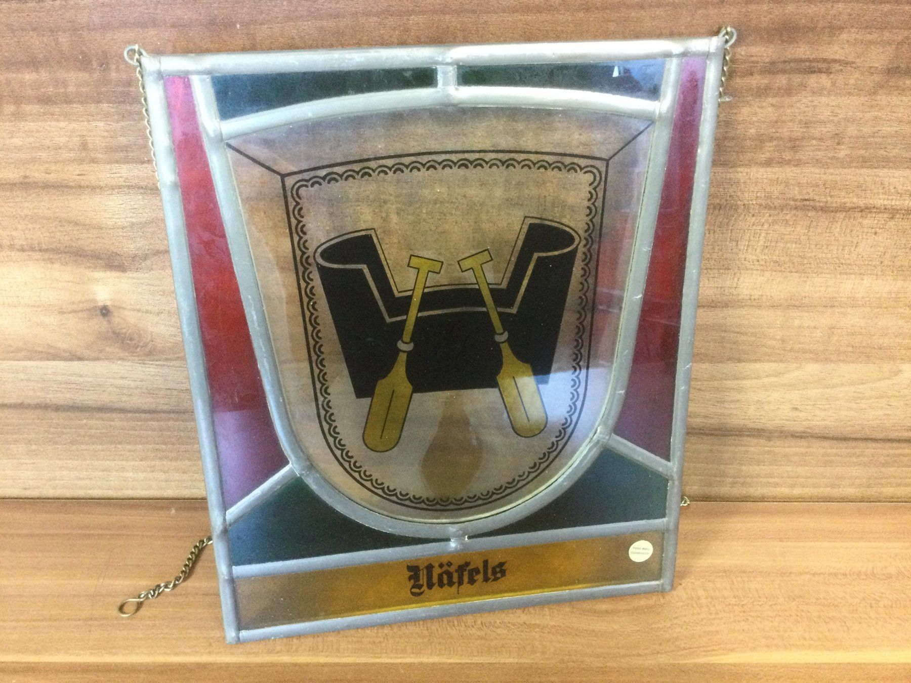 Altro in Antiquarato & Arte: Gebrauchte Näfels Wappen-Schild Glas-Kunst mit Kette – Usato da Wangen SZ venduto da kuriosum12 1
