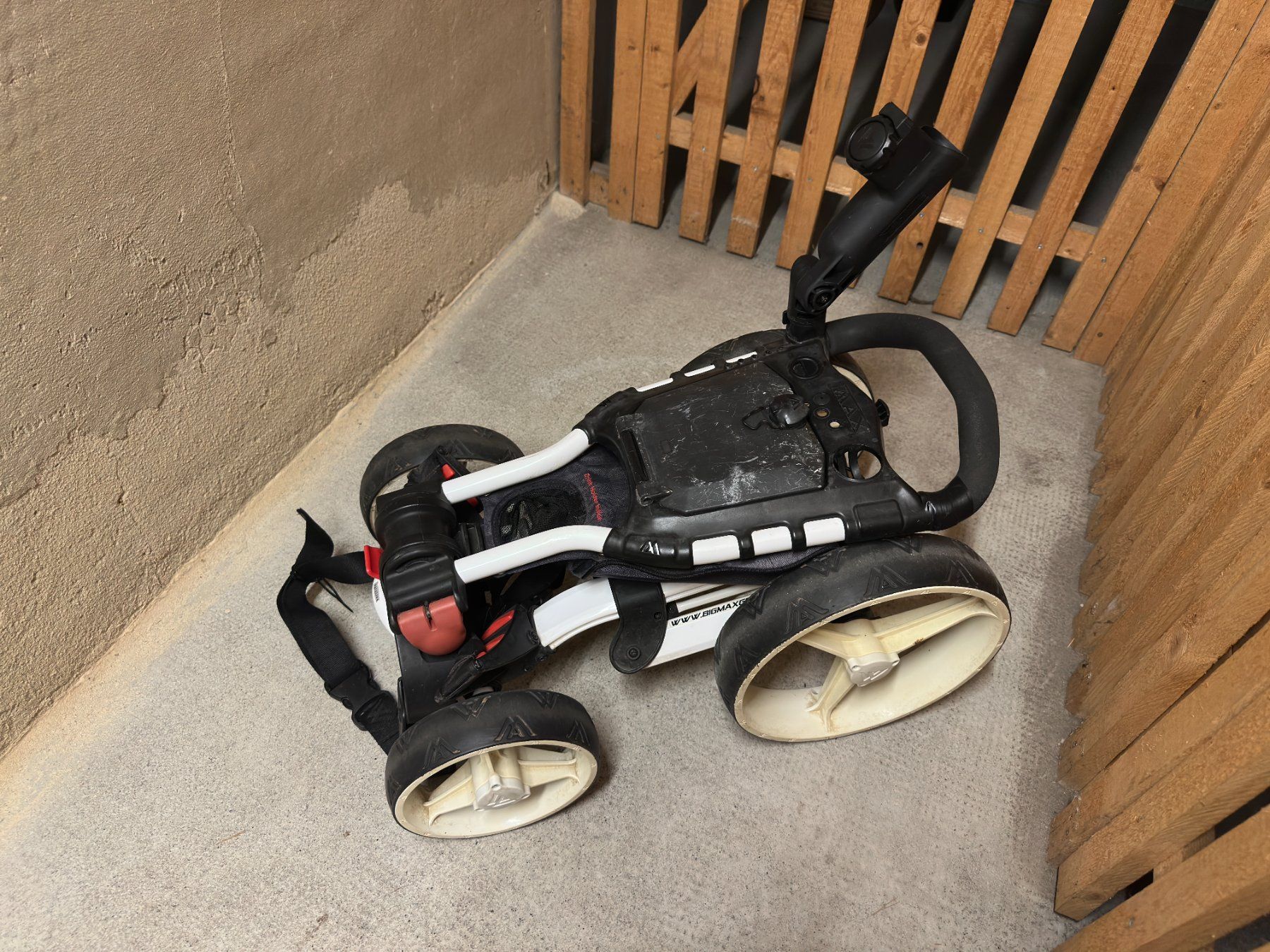 Big Max Trolley: Big Max Wheeler 4-wheel push/pull golf trolley – Usato da Lausanne venduto da brixton 2