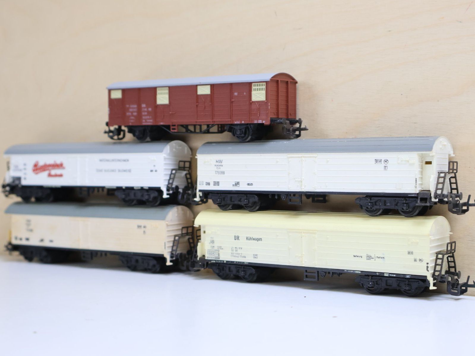 Modellini di ferrovie: Zeuke 5 x grosse Güterwagen Set Spur TT Berlin – Usato da Winterthur venduto da Monstera 1