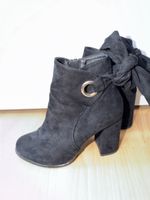 Schwarze Stiefeletten mit Schleife 👢✨