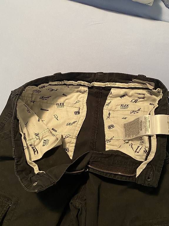 Pantaloni: Reell Flex Cargo Hose 30/32 schwarz – Usato da Oberrohrdorf venduto da Desteny1 1