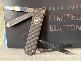 VICTORINOX - Classic - 0.6221.L22 - Limited Edition 2022