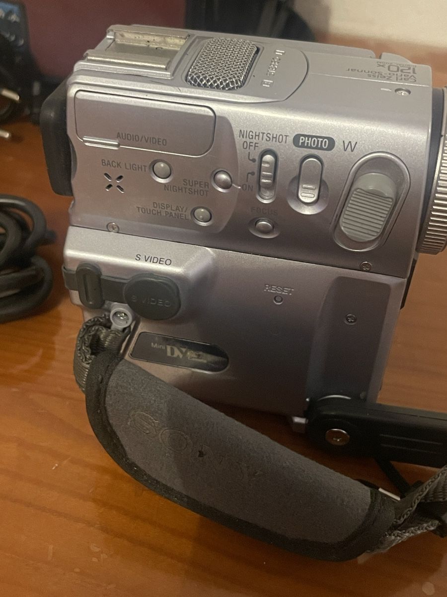 Sony Camcorder: Sony DCR-PC8E MiniDV Kamera Komplett – Gebraucht aus Zürich von semi16 6