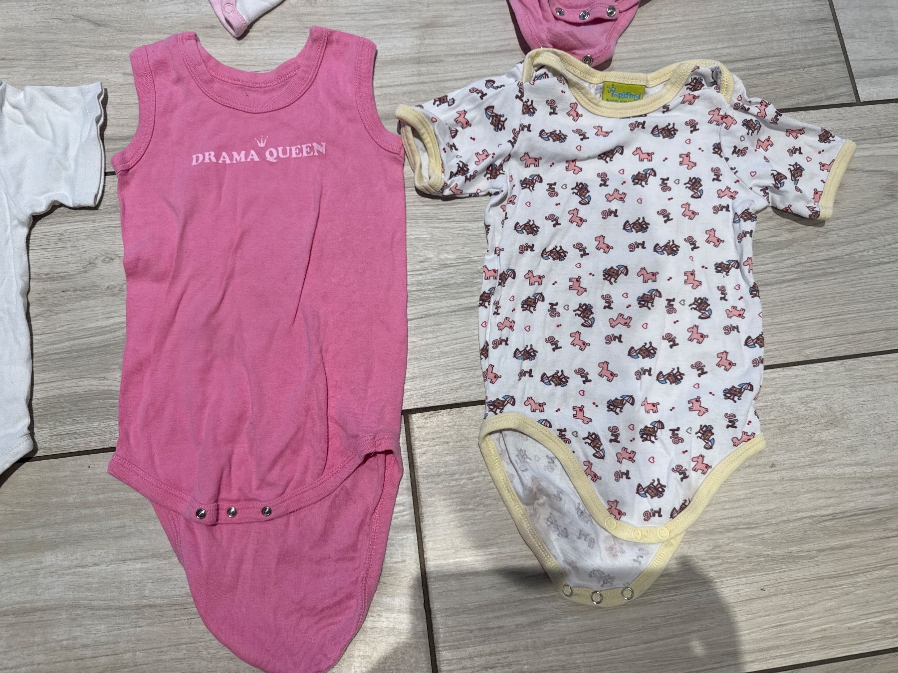 Lotti & Set di vestiti: Sommer Body Set Mädchen, 86/92, 8 Stück – Usato da Gelterkinden venduto da Familienferien 4