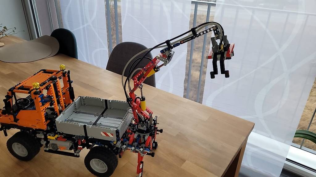 Lego Kit di costruzioni: Unimog U400 von Lego 8110 – Usato da Olten venduto da Einwegparadies