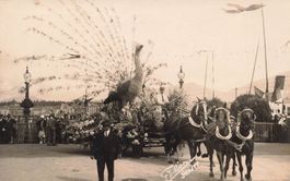 Geneve (GE) – Umzug mit allegorischem Wagen in Pfauenform