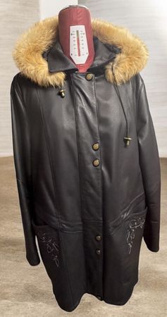 Damen Echtleder Mantel Gr. 42 – Kapuze mit Fell – Schwarz 