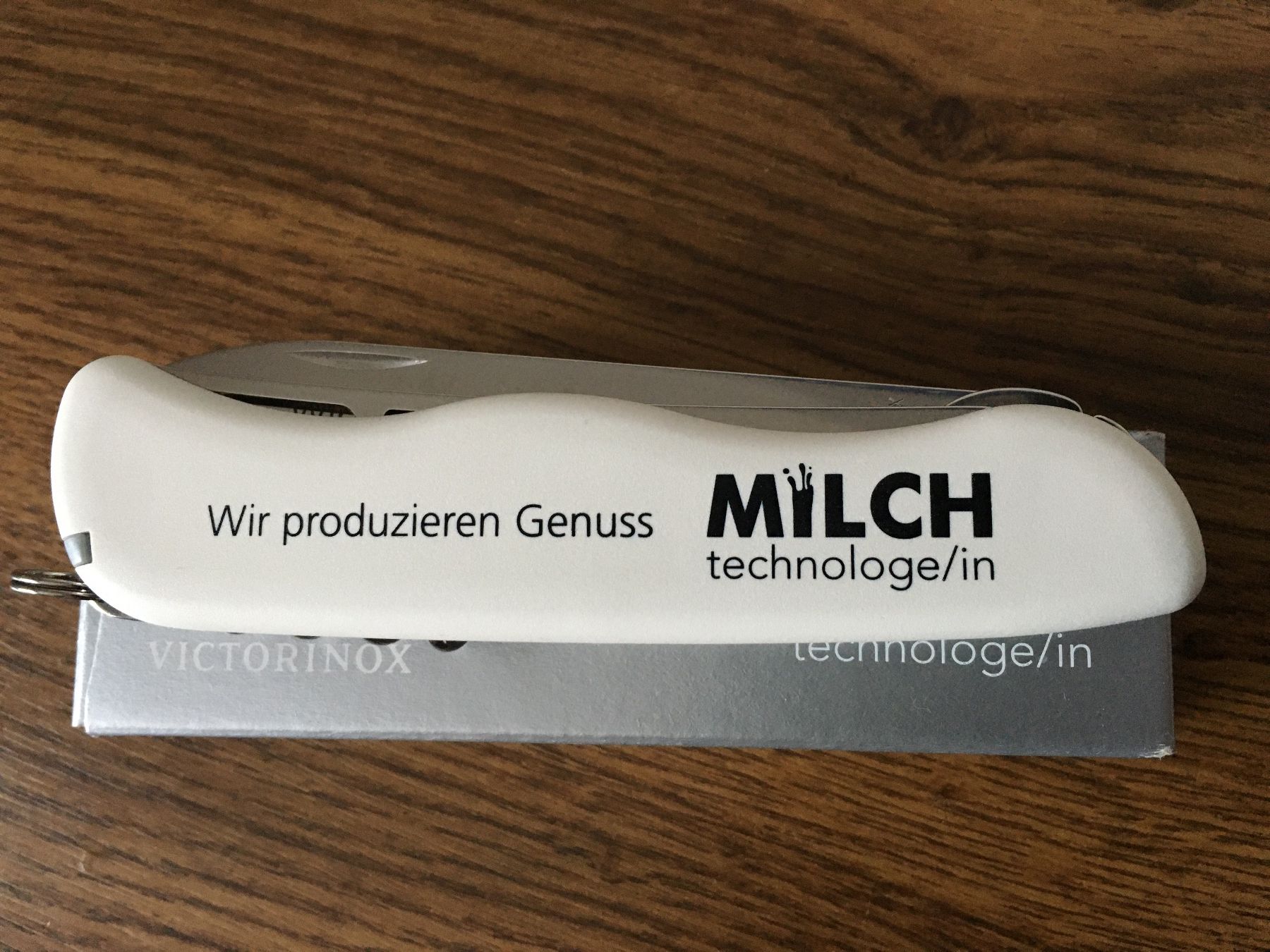Victorinox Taschenmesser: VICTORINOX - Schweizer Käsemesser - MILCHtechnologe/in – Neu und originalverpackt aus Andwil SG von Rainboli 8