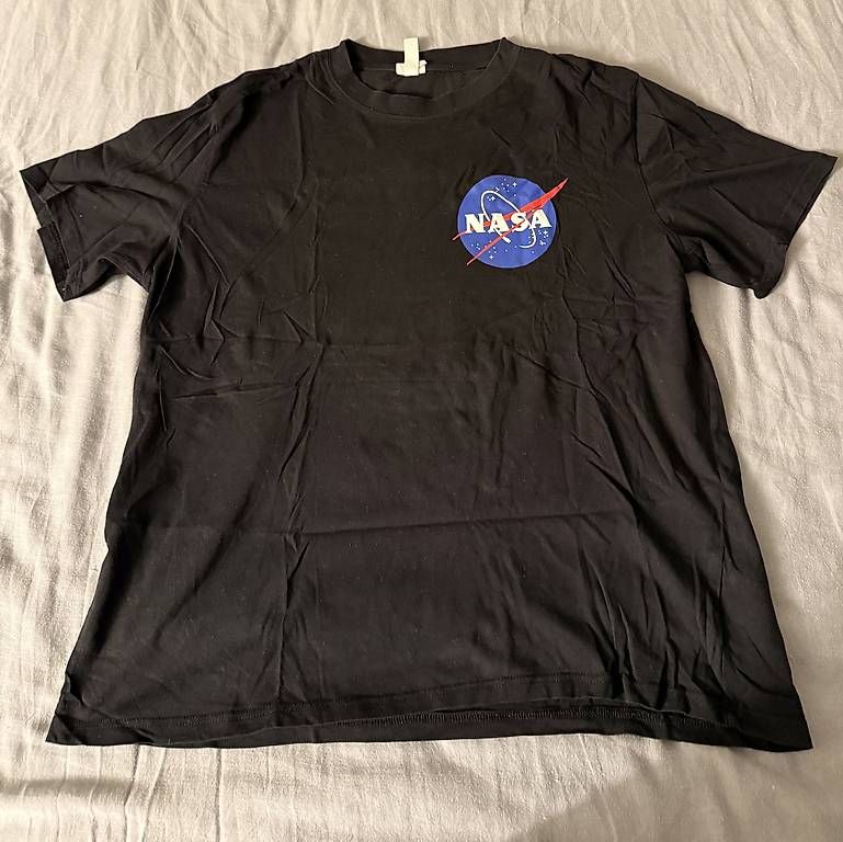 T-Shirts: NASA T-Shirt schwarz  – Gebraucht aus Wädenswil von dom_pz5d 2