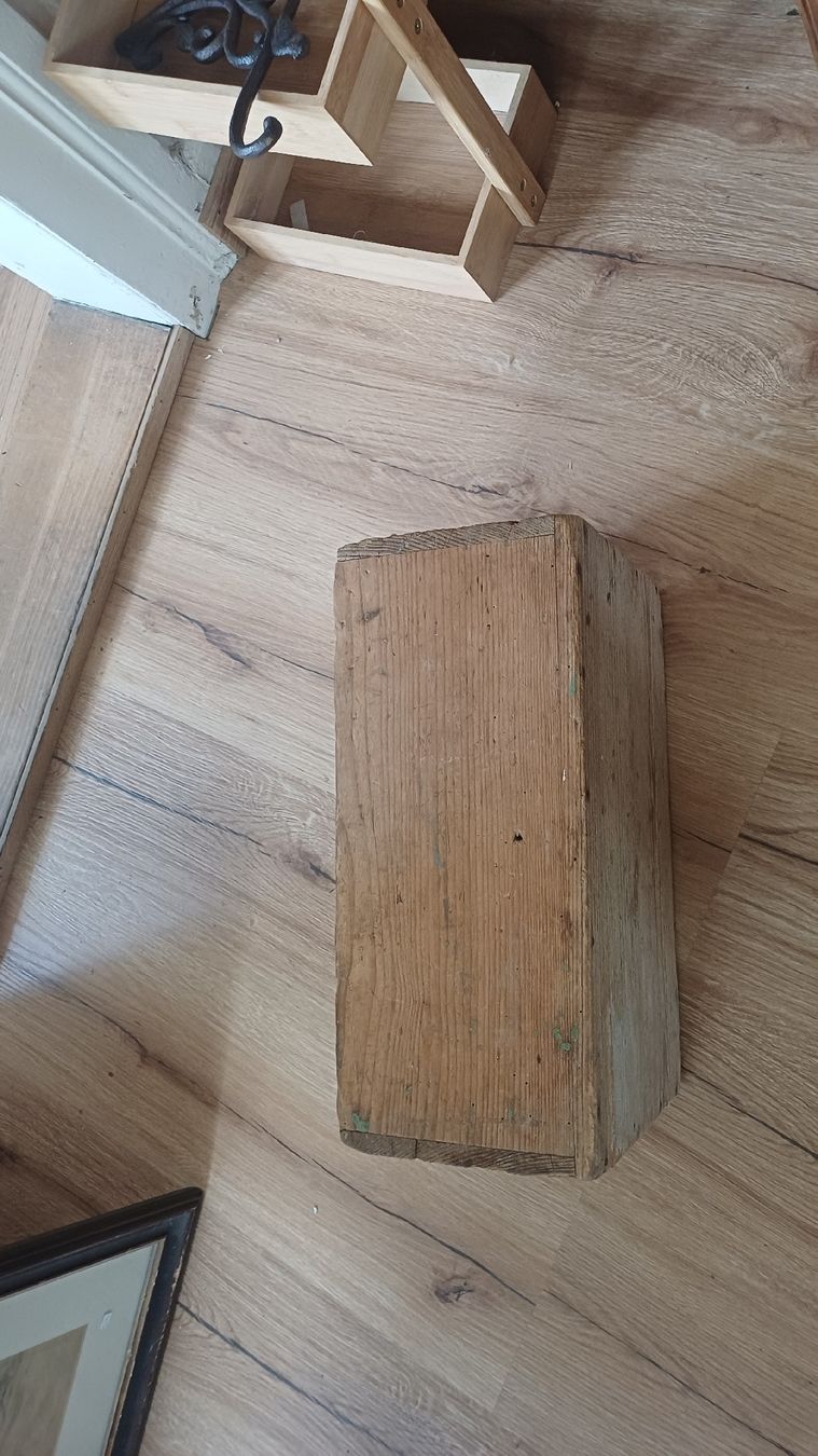 Casse di trasporto: Antike Werkzeug Kiste  – Usato da Flawil venduto da Pinkmalibu 2