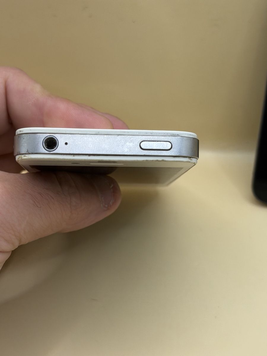 Apple Handys / Smartphones: 2x iPhone 4 + câble – Defekt aus Genève von sho_67qj 3