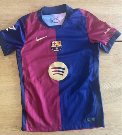 FC Barcelona Trikot Size M / 137-147cm