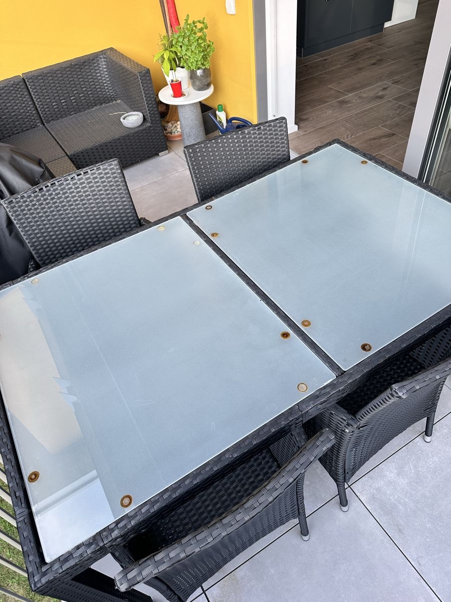 Set de table et chaises: Gartentisch-Set mit 4 Stühlen – D'occasion à Küsnacht ZH par adr_669g 1
