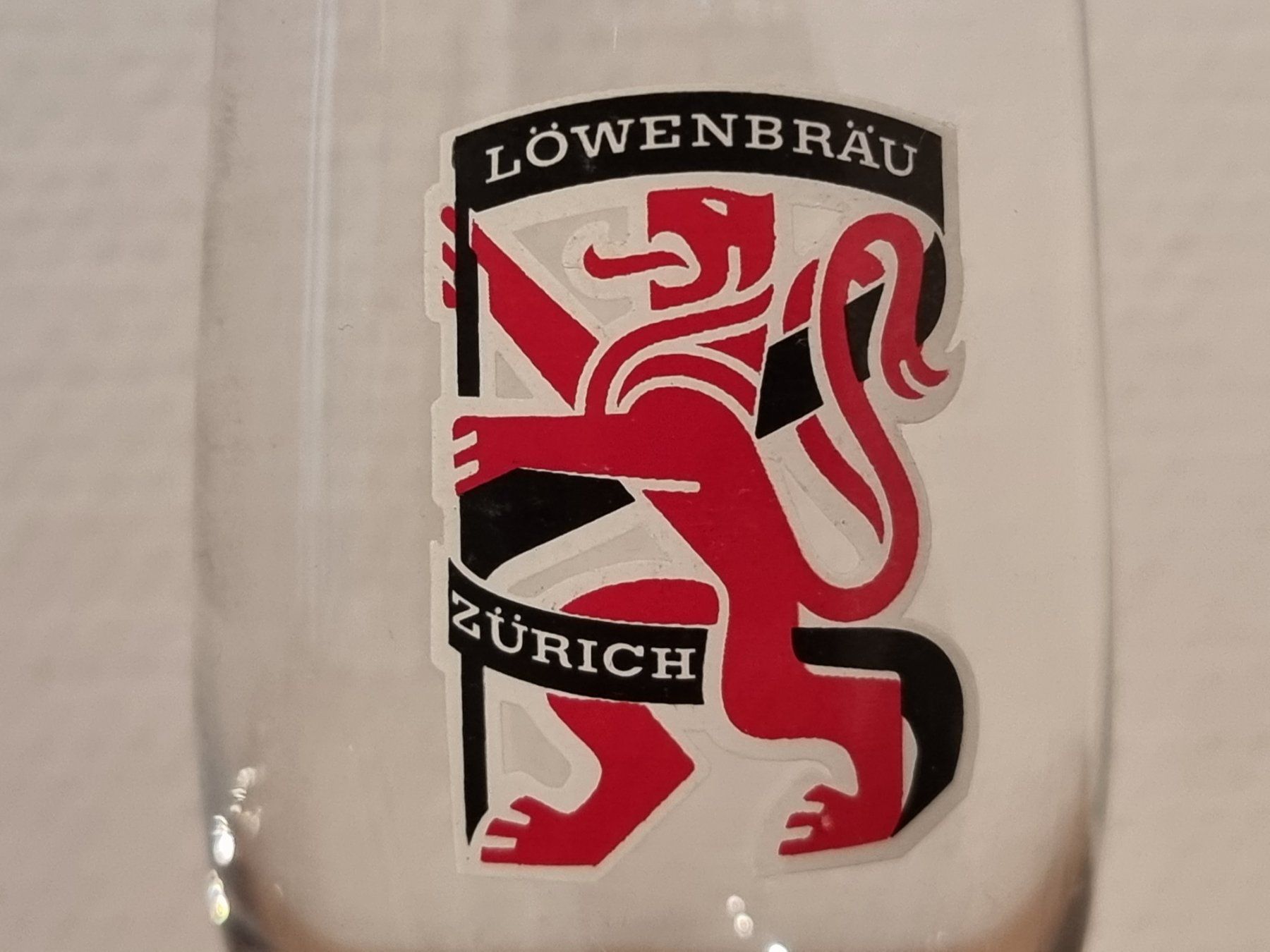 Bicchieri: Löwenbräu Zürich Bierglas – Usato da Lommis venduto da 0815undmehr 1