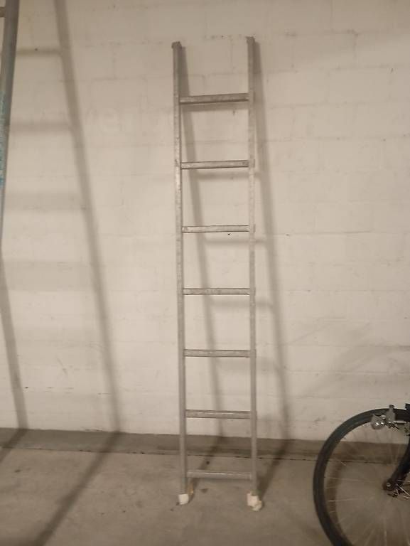 Leitern: Alu Leiter 2 Meter – Gebraucht aus Basel von Petergunn