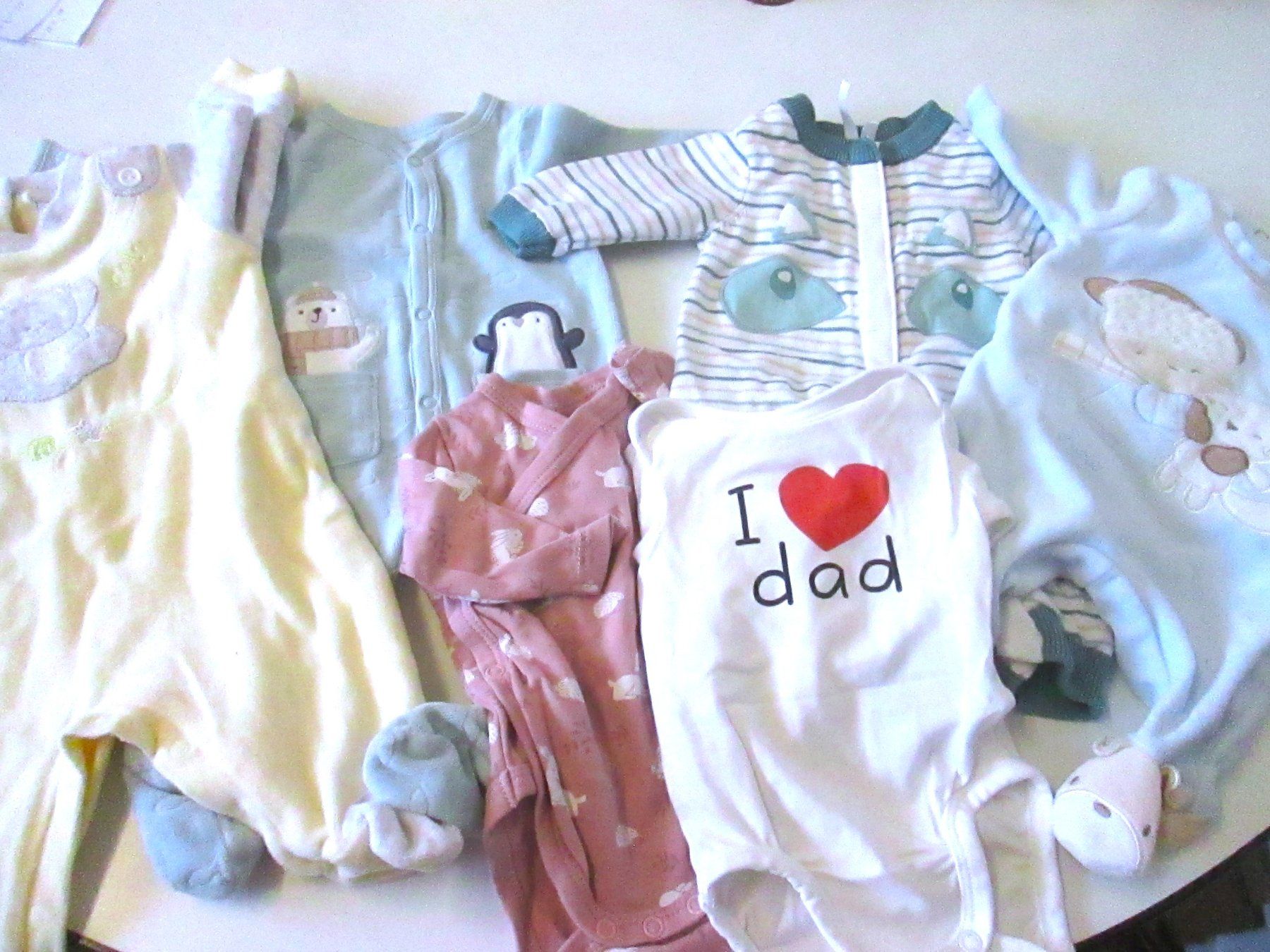 Lotti & Set di vestiti: 6 Bodys Nummer 50 und 56 – Usato da Sementina venduto da babucia