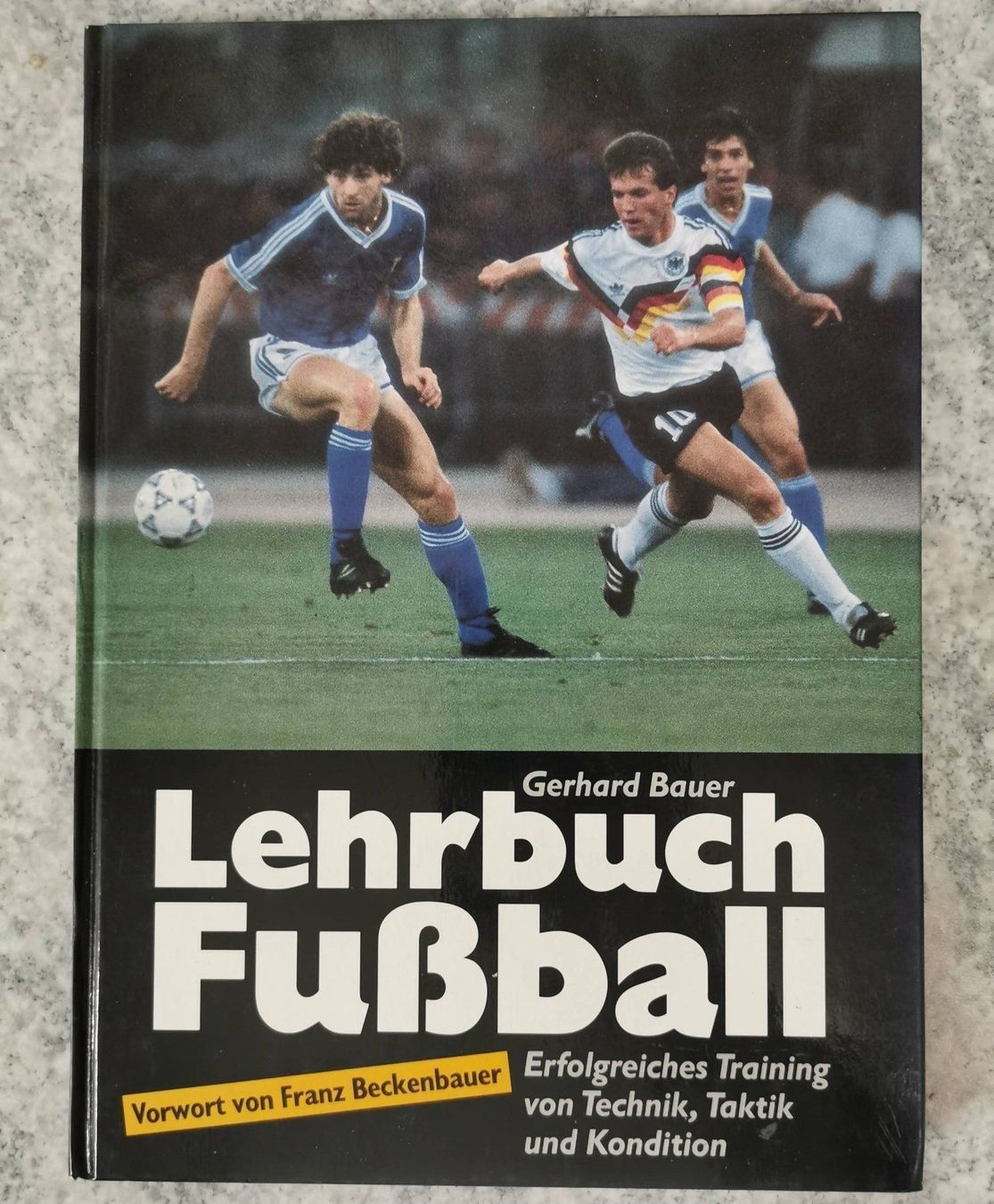 Libri: Retro Fussball Lehrbuch – Nuovo (secondo la descrizione) da Spiegel b. Bern venduto da JeromeG9