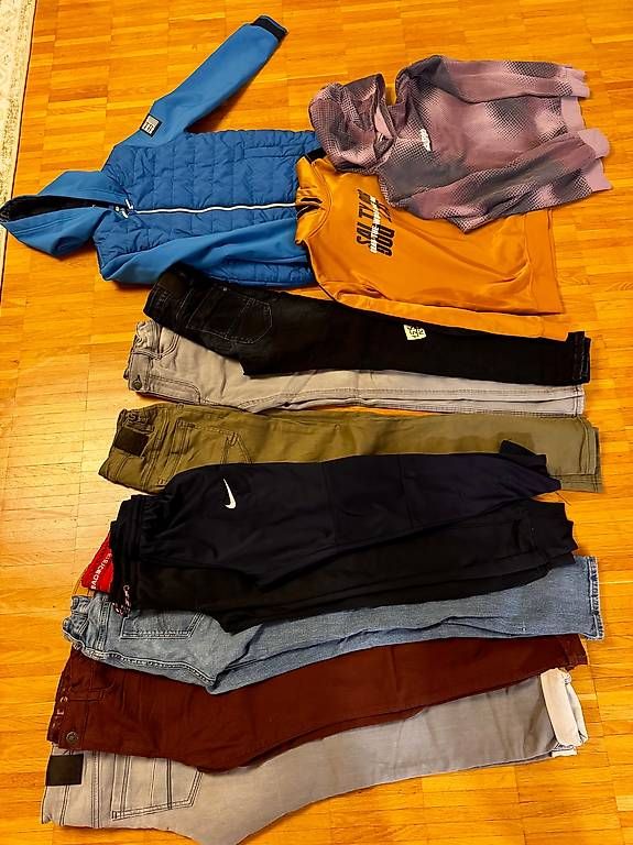 Ensembles coordonnés: Jungen- Kleiderpaket 158 – D'occasion à Belp par TaKing