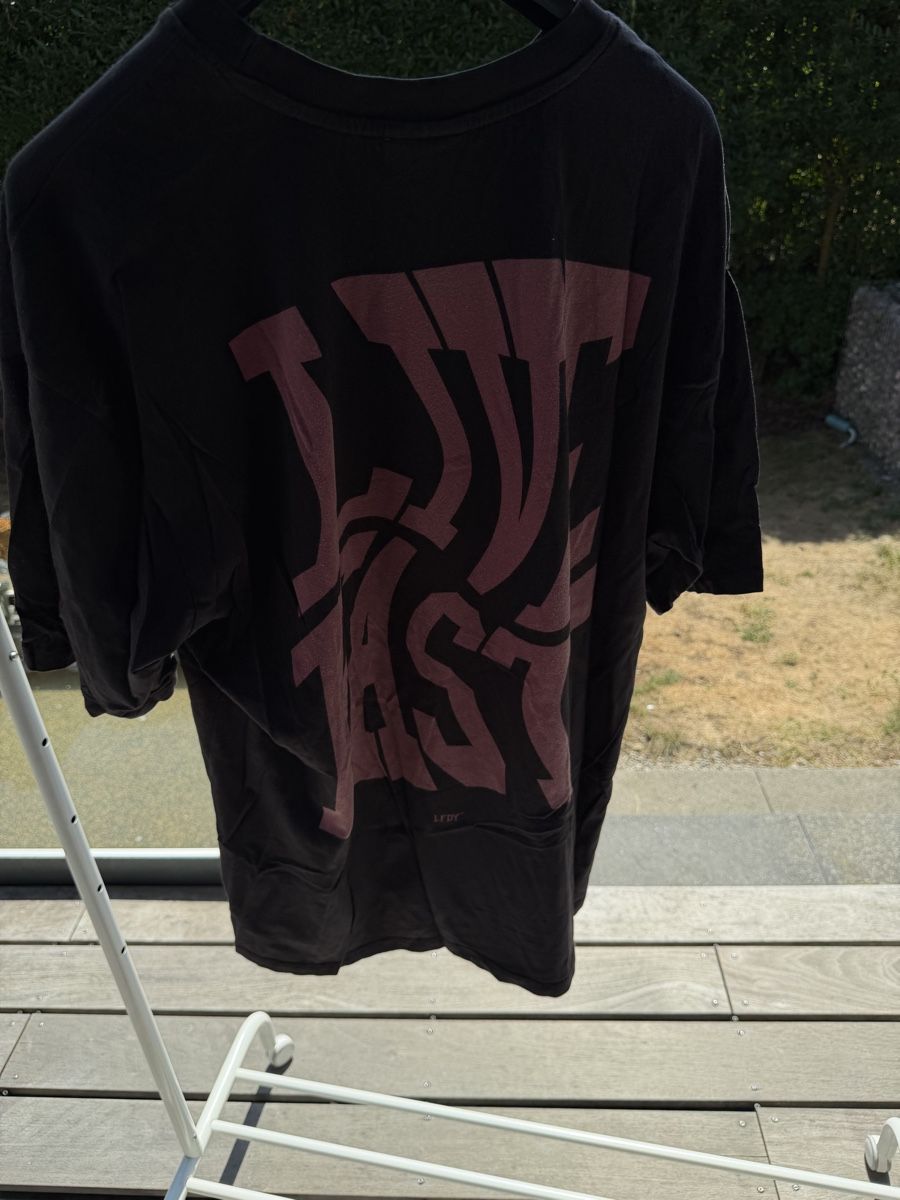 T-shirt: Lfyd Shirt – Usato da Flawil venduto da Richu.s 1