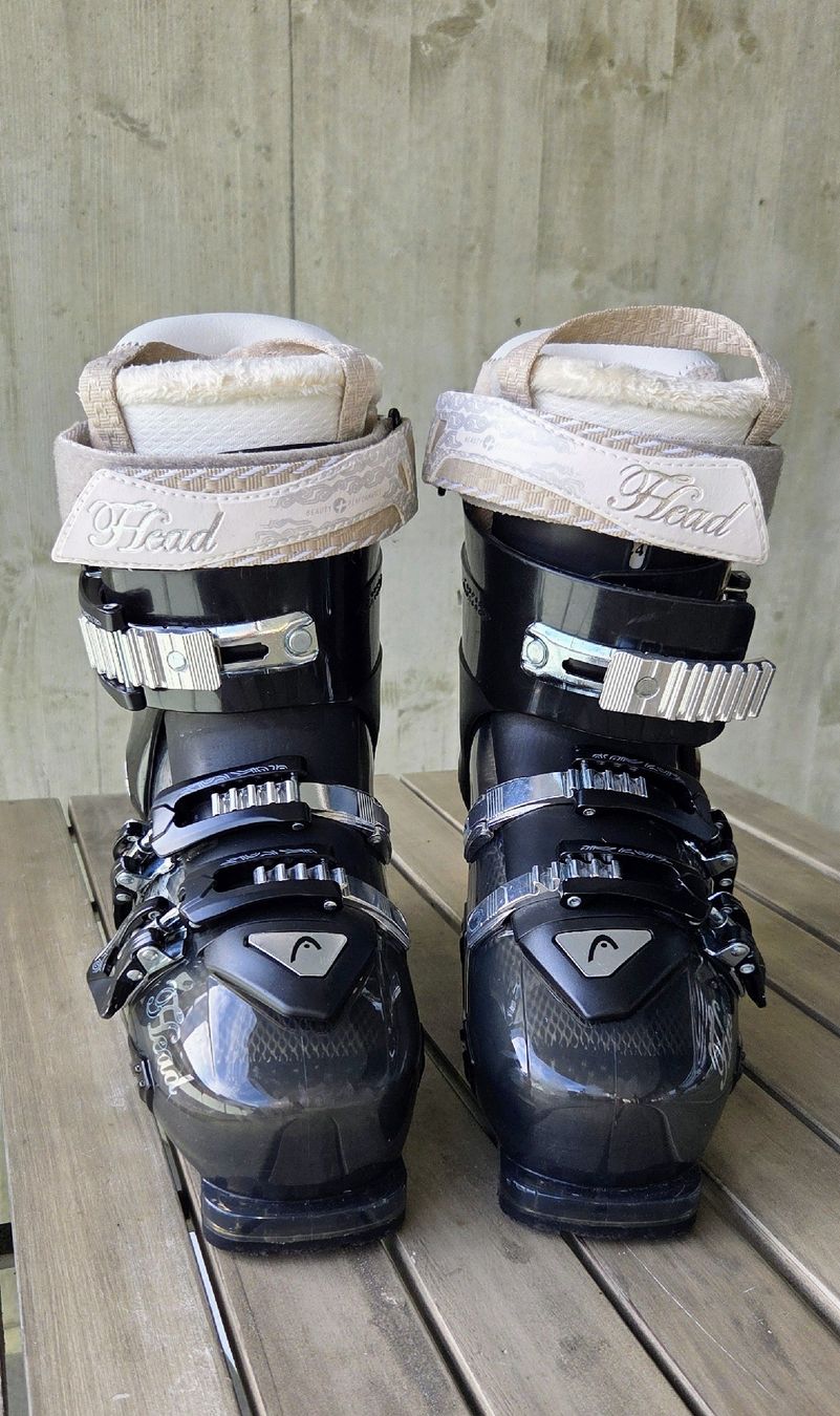 Head Scarpe da donna: Chaussures de ski Head, pointure MP 24, parfait état – Usato da Carouge GE venduto da StephSim82