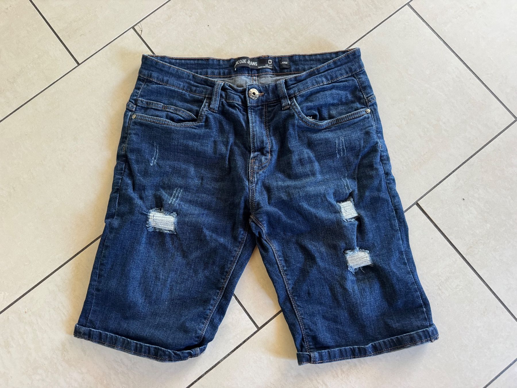 Hosen: Shorts Jeans – Gebraucht aus Courgevaux von wurg1 1