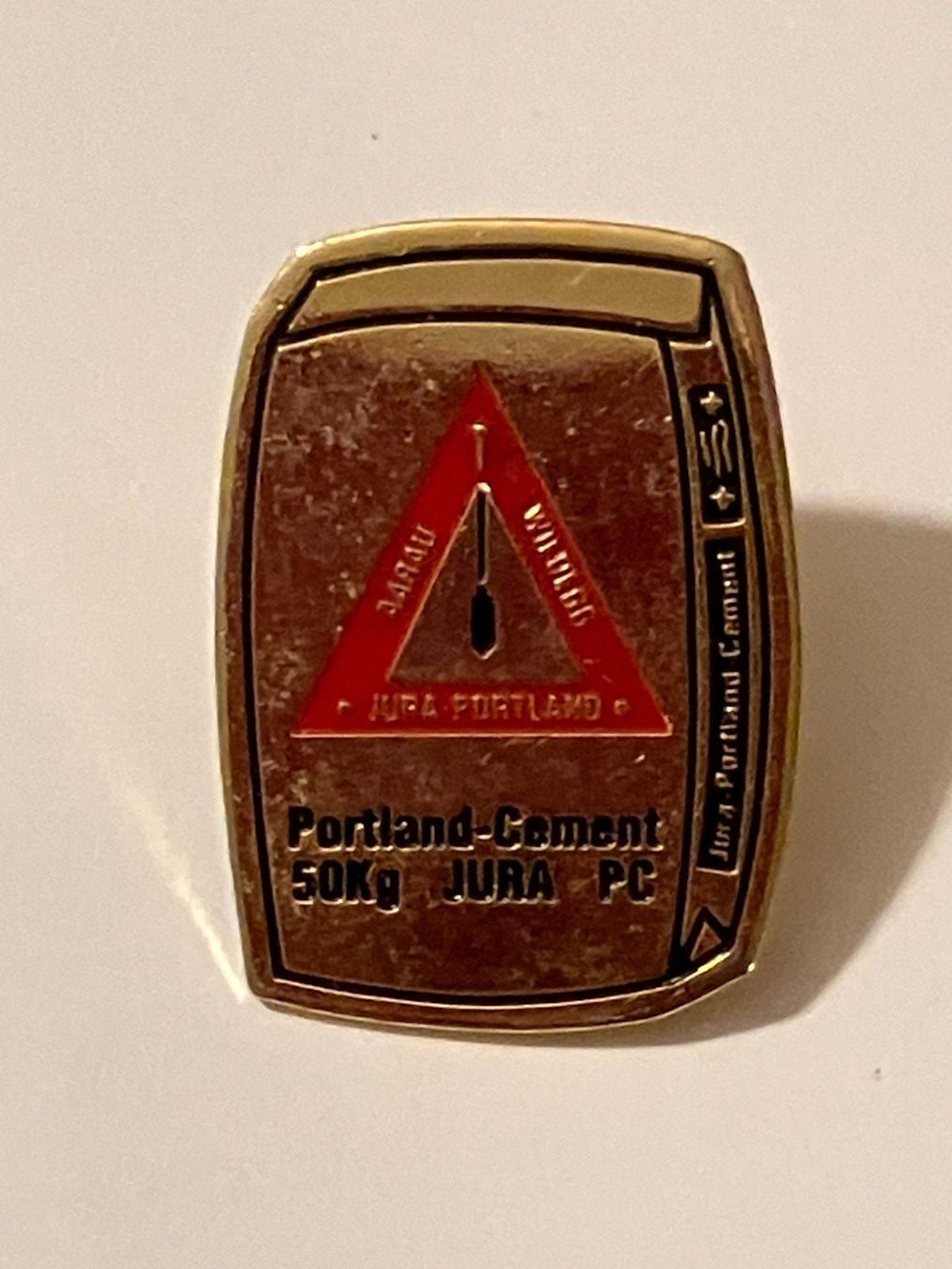 Placchette & Badge: 1 Pin Portland Cement – Usato da Basel venduto da djwwpp