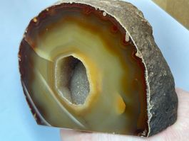 Géode d'agate naturelle avec cristaux - Achatgeode