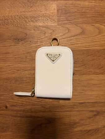 Prada Case weiss
