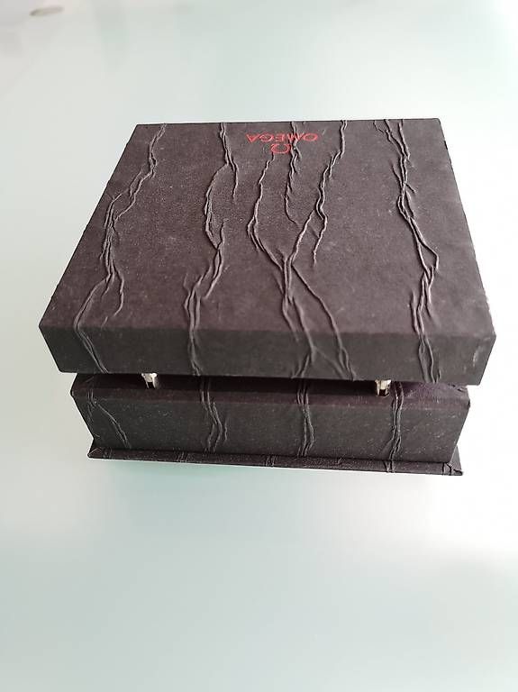 Cassapanche: OMEGA / Coffret Chic & Rare  !!! – Usato da Bulle venduto da italicum 1