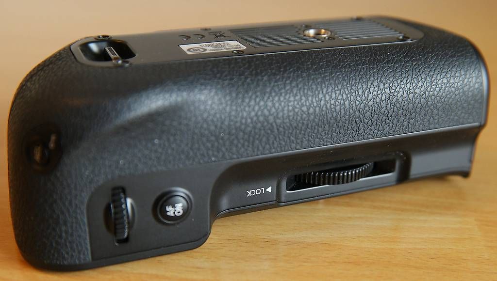 Fotocamera: Vertical Gripp zu Samsung NX1 – Usato da Basel venduto da laverda75 3