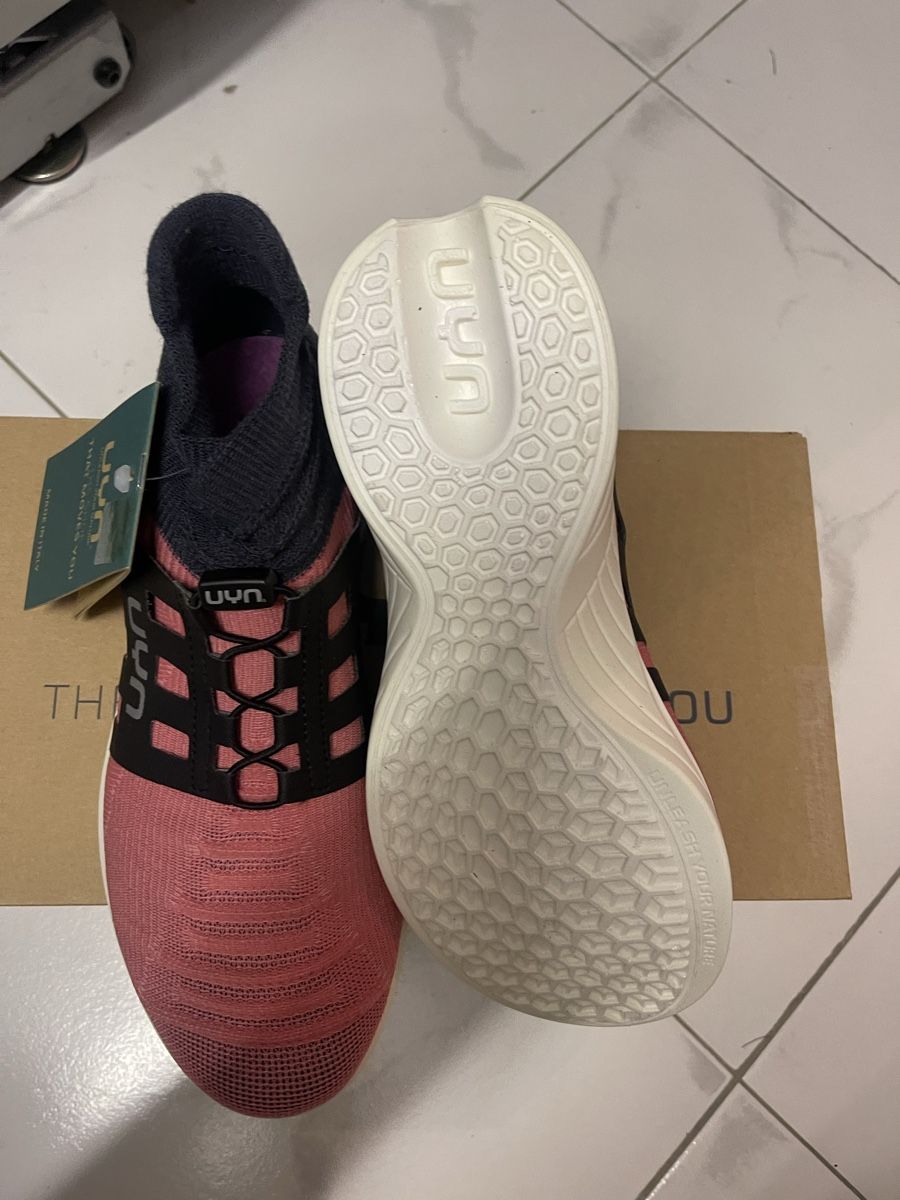 UYN Scarpe da donna: Chaussures uyn 42 – Nuovo e nell'imballaggio originale da Sembrancher venduto da inf_9yyl 1
