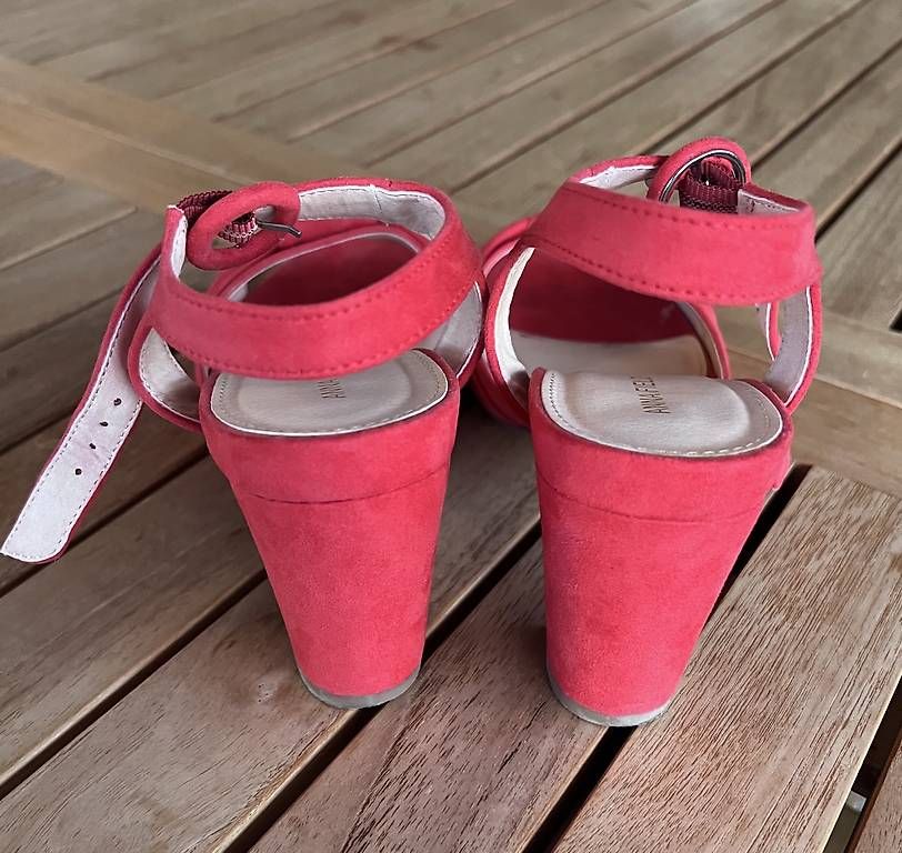 Damenschuhe: Sandale Sommer rot, Grösse 38 – Gebraucht aus St. Niklausen LU von Mimmi86 2
