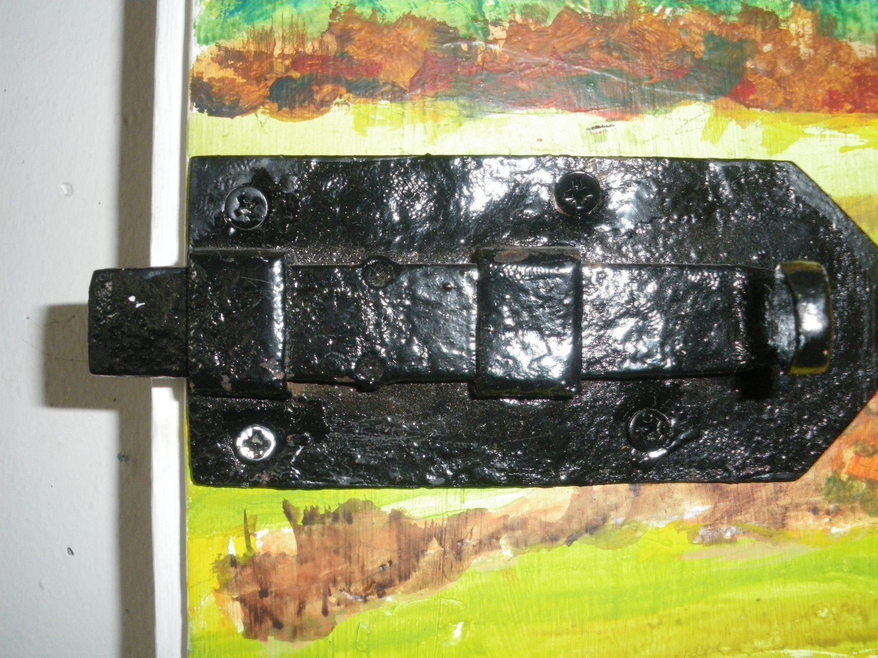 Fenster: Bild auf altem Holzfensterladen – Gebraucht aus Ebmatingen von top-zuerich 2