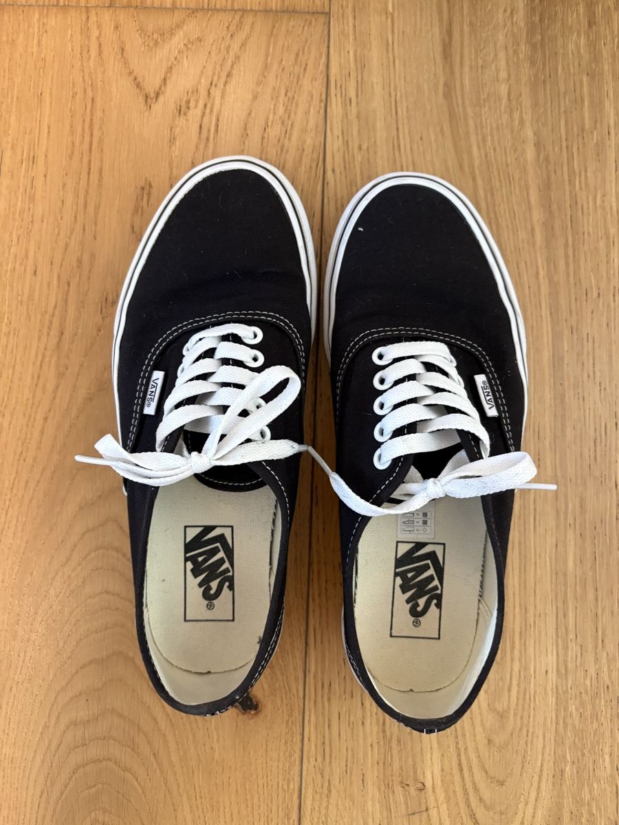 Vans Scarpe da uomo: Vans Authentic tg 39 – Usato da Giubiasco venduto da cel_qlw7 4
