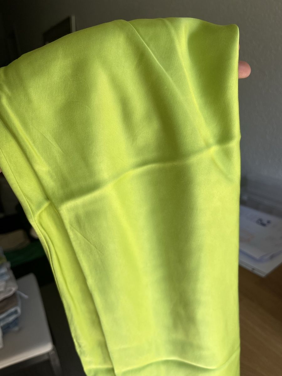 Gonne: Jupe longue verte en satin, Taille S – Usato da Hauterive NE venduto da Lipal 6