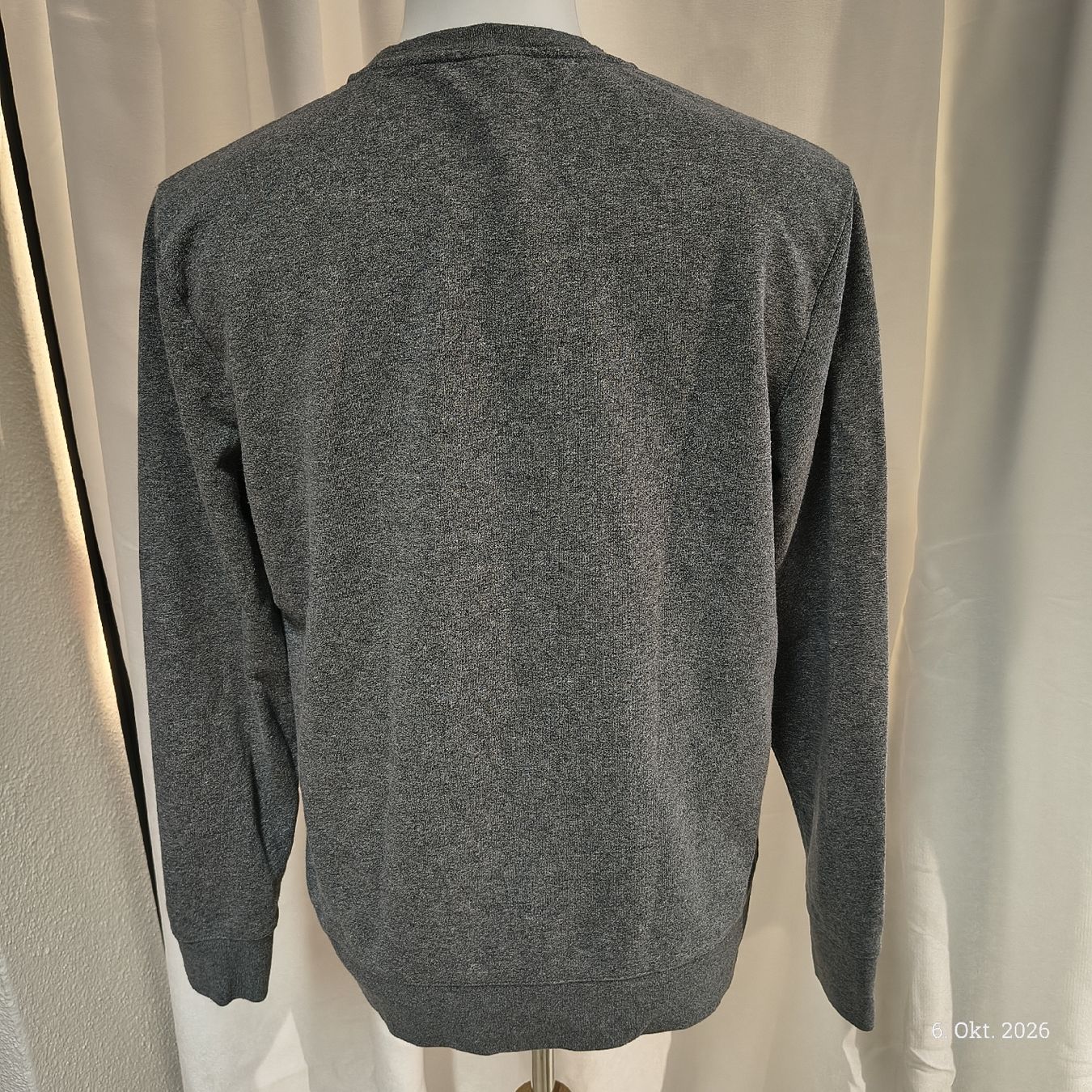 H&M Maglioni & Felpe: Herren Pullover H&M grau mit Aufdruck Grösse L – Nuovo (secondo la descrizione) da Emmetten venduto da SecondhandSiska 1