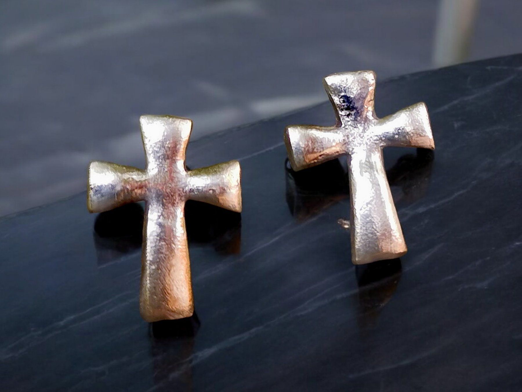 Orecchini pendenti & Orecchini a lobo: Ohrstecker Kreuz aus Bronze – Nuovo e nell'imballaggio originale da Aarau venduto da Schmuckhoehle_MD 4