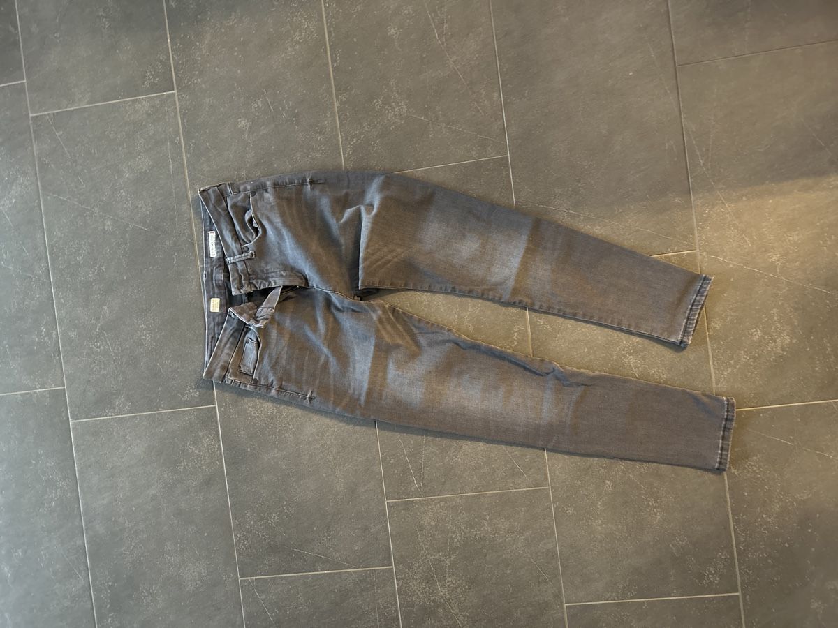 Jeans: Hilfiger Modell Jegging Fit – Gebraucht aus Wichtrach von henzmann1